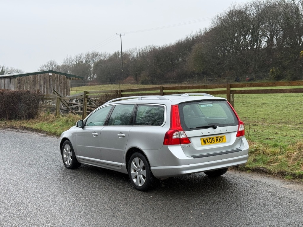 Used Volvo V70 2009 for sale - 77662333: Photo 5