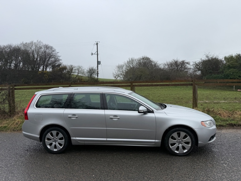 Used Volvo V70 2009 for sale - 77662333: Photo 8