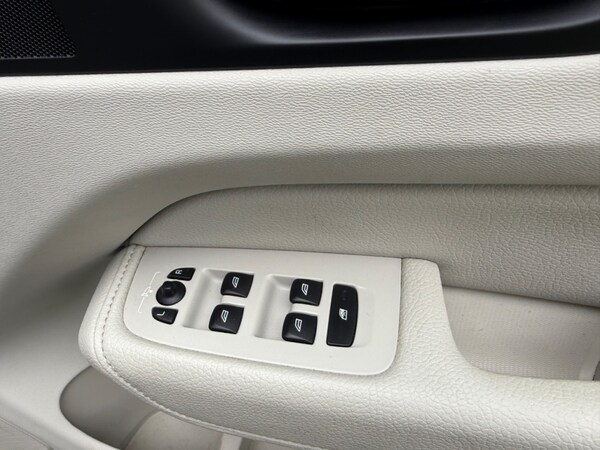 Used Volvo XC60 2018 for sale - 76101297: Photo 25
