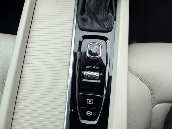 Used Volvo XC60 2018 for sale - 76101297: Photo 30