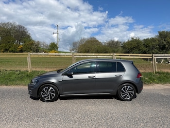 Used Volkswagen Golf 2019 for sale - 78267075: Photo