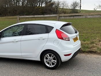 Used Ford Fiesta 2014 for sale - 77590203: Photo