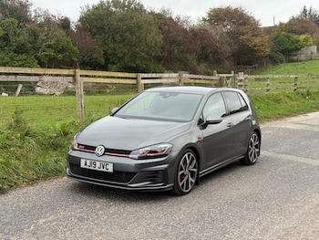 Volkswagen - Golf