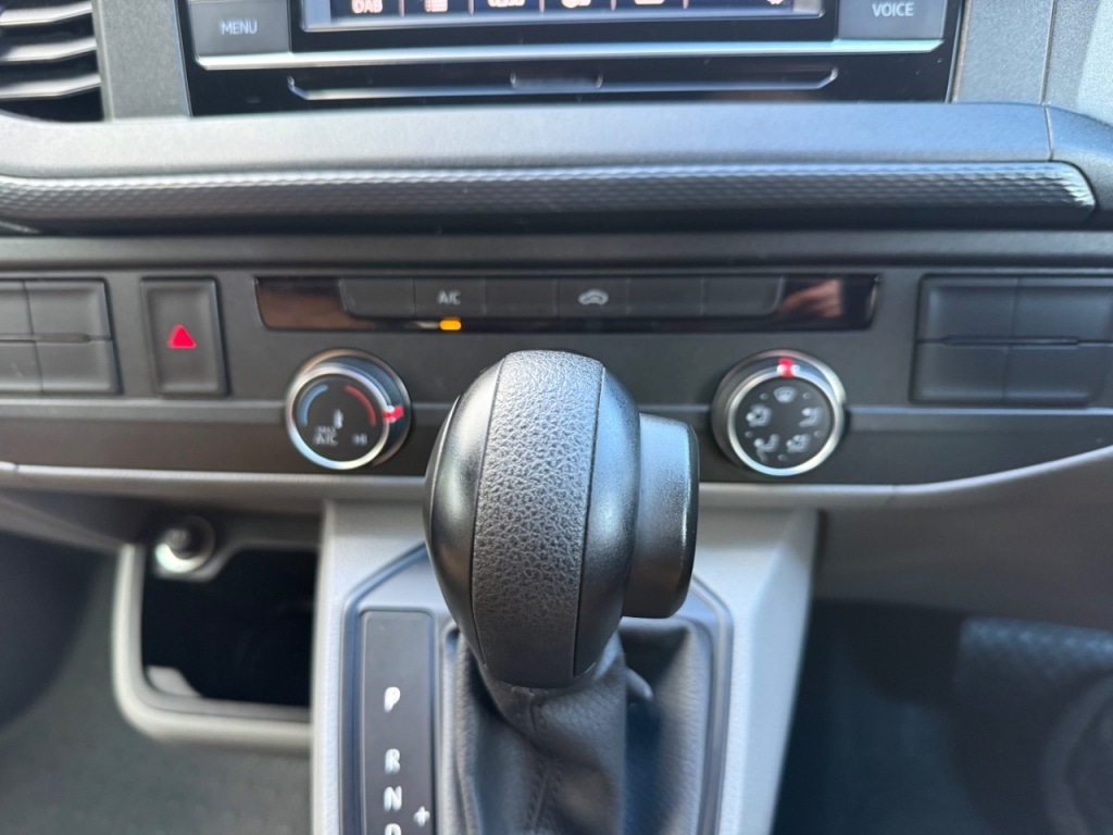 Used Volkswagen Transporter 2023 for sale - 77398437: Photo 42