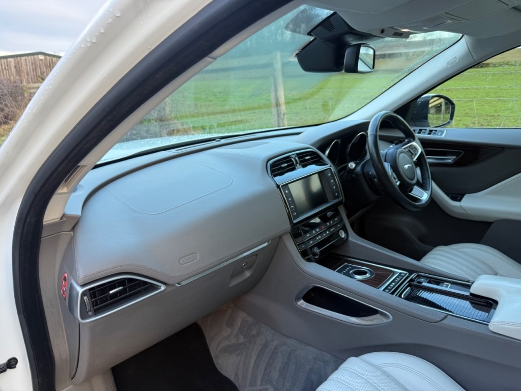 Used Jaguar F-Pace 2017 for sale - 77100780: Photo 17