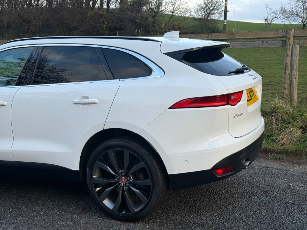 Used Jaguar F-Pace 2017 for sale - 77100780: Photo 4