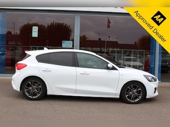Used Ford Focus 2019 for sale - 76185088: Photo 2