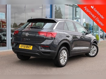 Used Volkswagen T-Roc 2019 for sale - 76203450: Photo 3