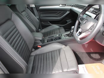 Used Volkswagen Passat 2020 for sale - 75876060: Photo