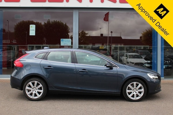 Used Volvo V40 2018 for sale - 75411051: Photo 3