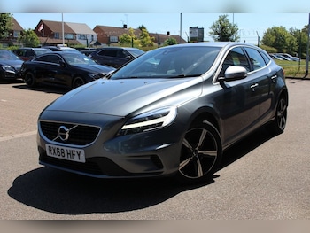 Used Volvo V40 2018 for sale - 79129276: Photo