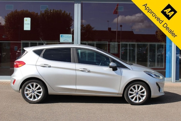 Used Ford Fiesta 2018 for sale - 75764821: Photo 2