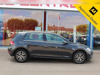 Used Volkswagen Golf 2018 for sale - 79394474: Photo