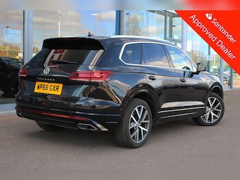 Used Volkswagen Touareg 2018 for sale - 78145102: Photo