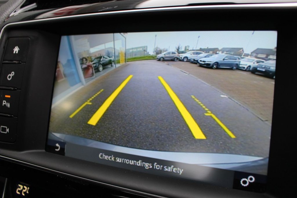 Used Jaguar XE 2016 for sale - 77571564: Photo 12