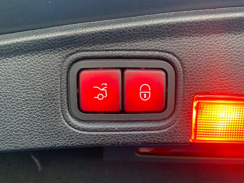 Used Mercedes-Benz C Class 2017 for sale - 77048873: Photo 14