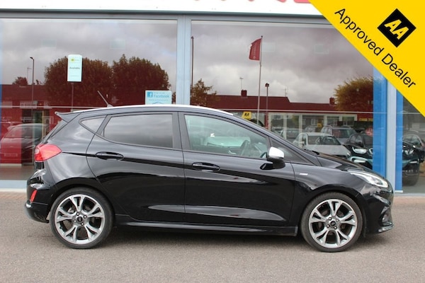 Used Ford Fiesta 2018 for sale - 75433018: Photo 2
