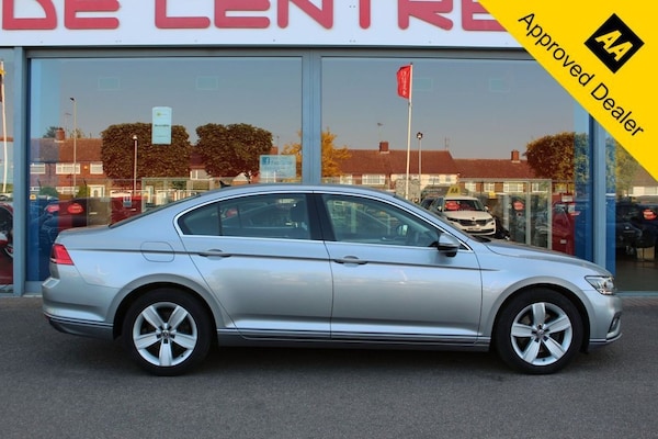 Used Volkswagen Passat 2019 for sale - 74676086: Photo 2