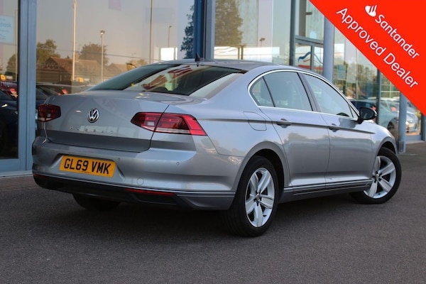 Used Volkswagen Passat 2019 for sale - 74676086: Photo 3