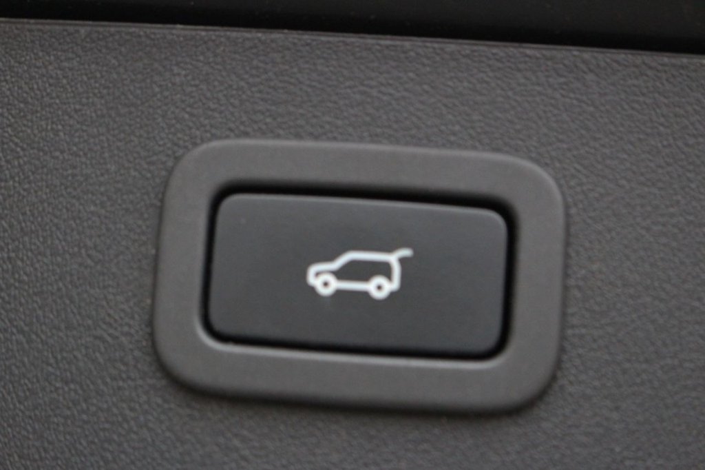 Used Jaguar XF 2018 for sale - 77065232: Photo 8