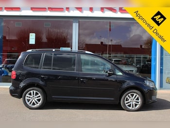 Used Volkswagen Touran 2011 for sale - 78240832: Photo