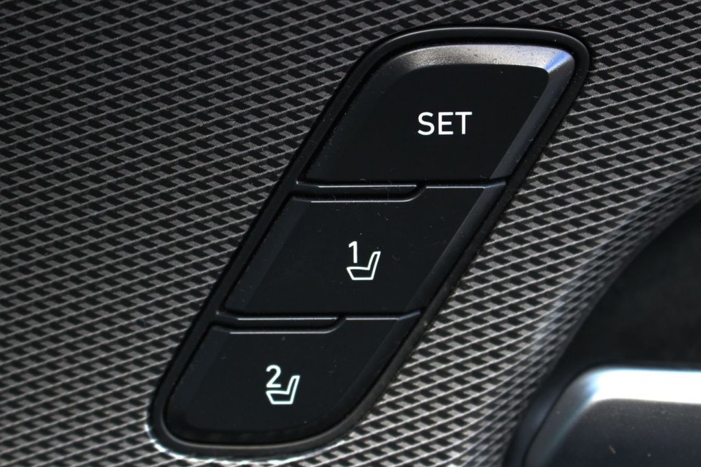 Used Hyundai Santa Fe 2018 for sale - 77720396: Photo 19