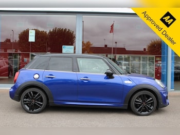 Used MINI Hatch 2019 for sale - 76202665: Photo 3