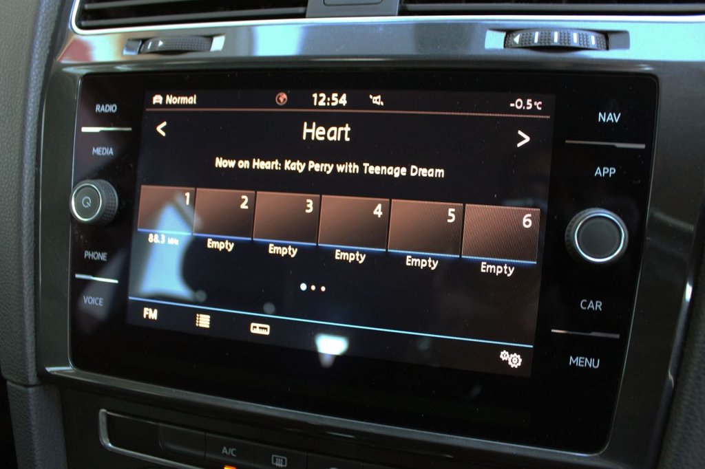 Used Volkswagen Golf 2017 for sale - 77096392: Photo 11