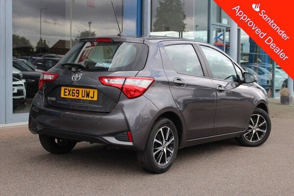 Used Toyota Yaris 2019 for sale - 75306689: Photo 3