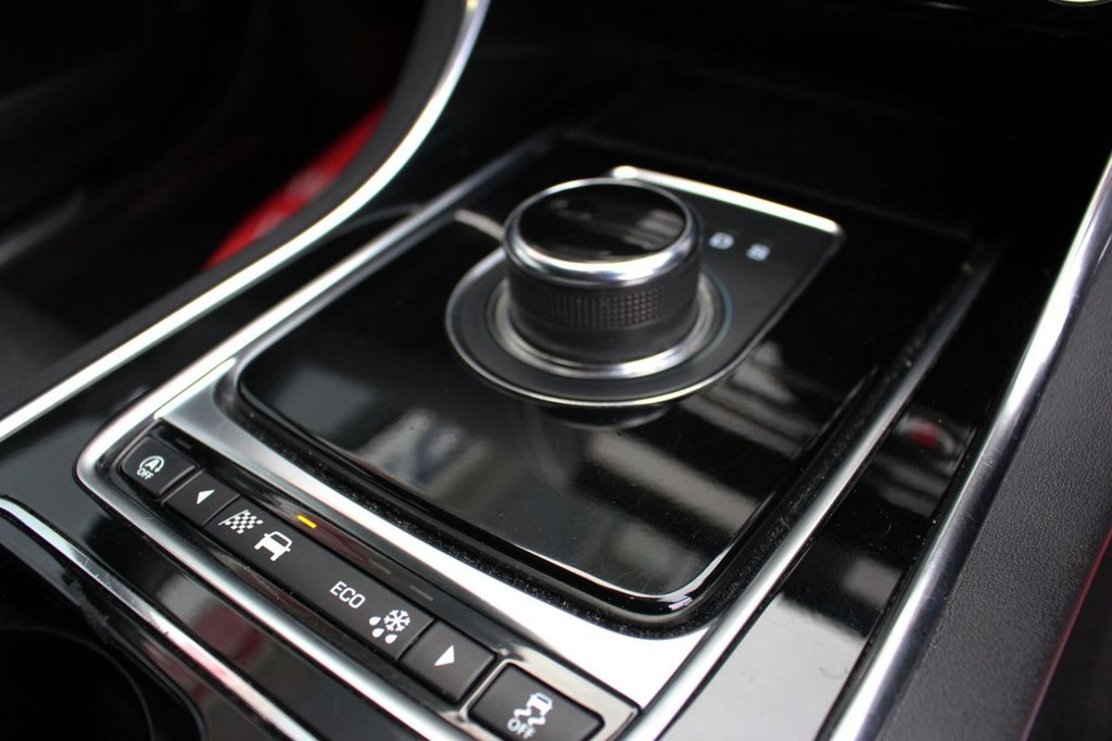 Used Jaguar XE 2019 for sale - 76439284: Photo 11