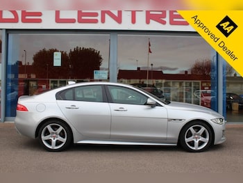 Used Jaguar XE 2019 for sale - 76439284: Photo