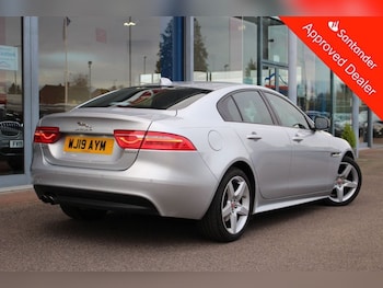 Used Jaguar XE 2019 for sale - 76439284: Photo