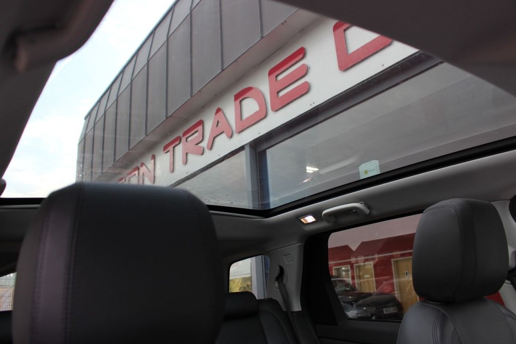 Used Land Rover Discovery Sport 2017 for sale - 76841626: Photo 2