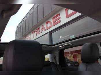 Used Land Rover Discovery Sport 2017 for sale - 76841626: Photo