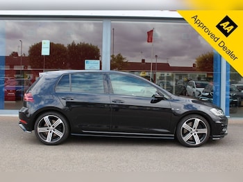 Used Volkswagen Golf 2017 for sale - 75320367: Photo