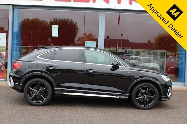 Used Audi Q3 2020 for sale - 76256687: Photo 2