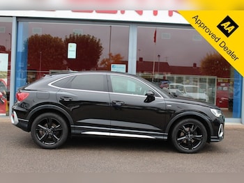 Used Audi Q3 2020 for sale - 76256687: Photo 2