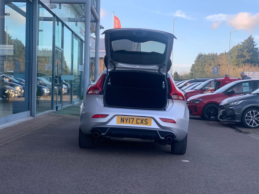 Used Volvo V40 2017 for sale - 77891130: Photo 11