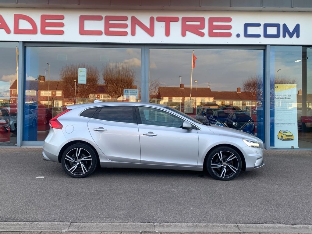 Used Volvo V40 2017 for sale - 77891130: Photo 2