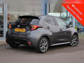 Used Toyota Yaris 2022 for sale - 76821139: Photo