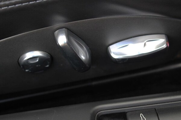 Used Porsche 911 2010 for sale - 70963878: Photo 11