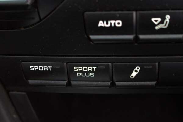 Used Porsche 911 2010 for sale - 70963878: Photo 23