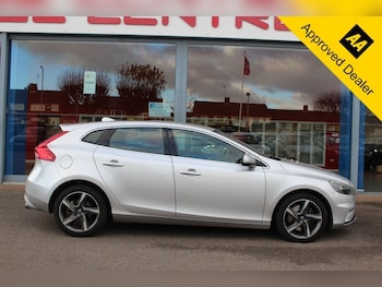 Used Volvo V40 2016 for sale - 76725056: Photo