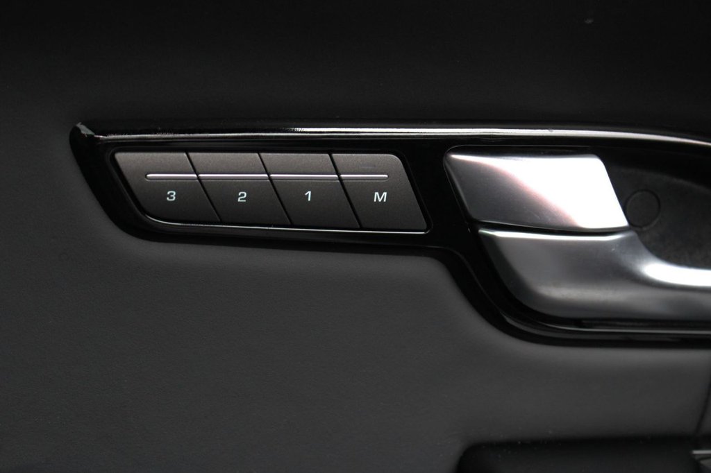 Used Land Rover Range Rover Evoque 2015 for sale - 77667571: Photo 15