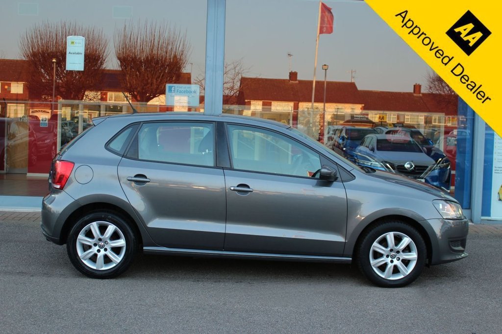 Used Volkswagen Polo 2011 for sale - 77748783: Photo 2