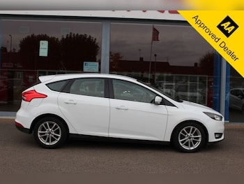 Used Ford Focus 2015 for sale - 76312862: Photo 2