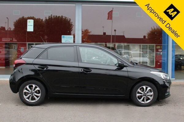 Used Hyundai i20 2019 for sale - 76267184: Photo 2