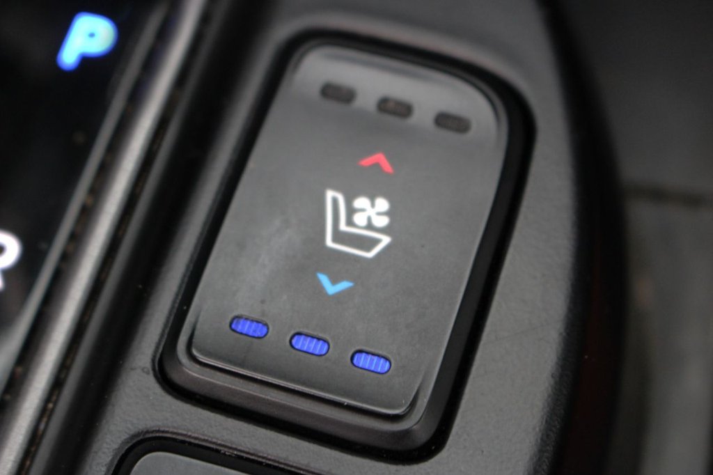 Used Hyundai Santa Fe 2015 for sale - 76698298: Photo 18