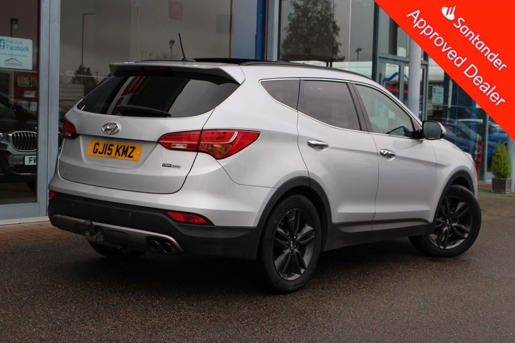 Used Hyundai Santa Fe 2015 for sale - 76698298: Photo 4