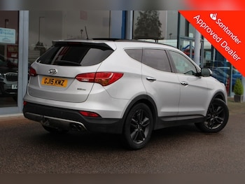 Used Hyundai Santa Fe 2015 for sale - 76698298: Photo